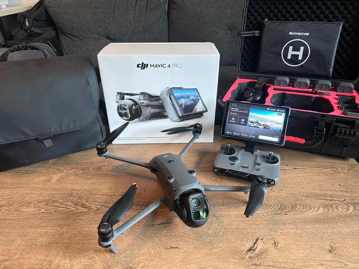 DJI Mavic 4 Pro Creator Combo + 4 accu’s + extra’s, Audio, Tv en Foto, Drones, Zo goed als nieuw, Professionele drone, Topkwaliteit