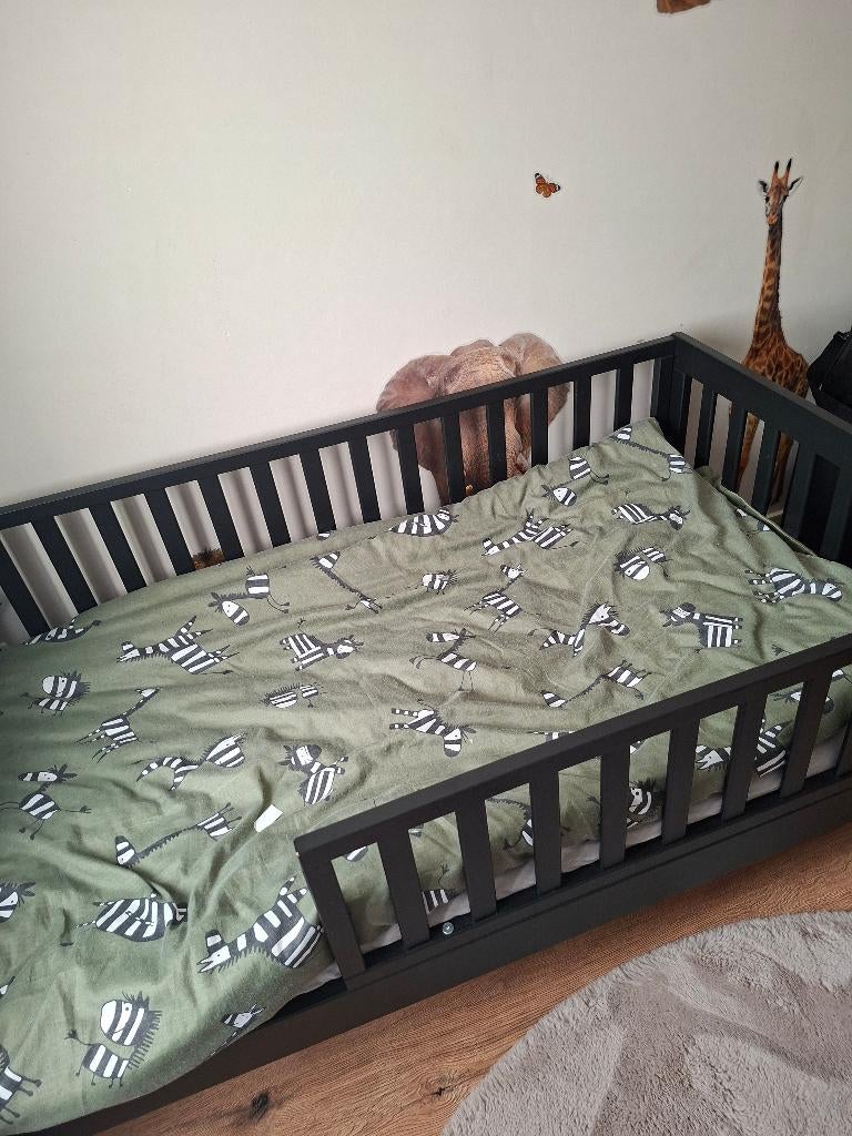 Peuterbed van Petite Amélie, Kinderen en Baby's, Kinderkamer | Bedden, 70 tot 85 cm, 140 tot 160 cm, Zo goed als nieuw, Ophalen