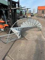 Verzinkte stalen wenteltrap, Doe-het-zelf en Verbouw, Ladders en Trappen, Ophalen, Zo goed als nieuw, Trap, 2 tot 4 meter