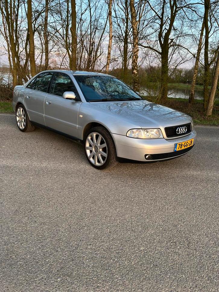 Audi A4 1.8 20V 92KW 2000 Grijs, Auto's, Audi, Particulier, A4, ABS, Airbags, Airconditioning, Alarm, Bluetooth, Centrale vergrendeling