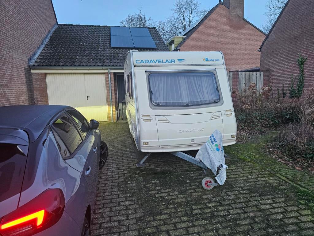 Caravelair La Bamba deluxe caravan uit 1999 met voortent, Caravans en Kamperen, Treinzit, Particulier, 500 - 750 kg, Kachel
