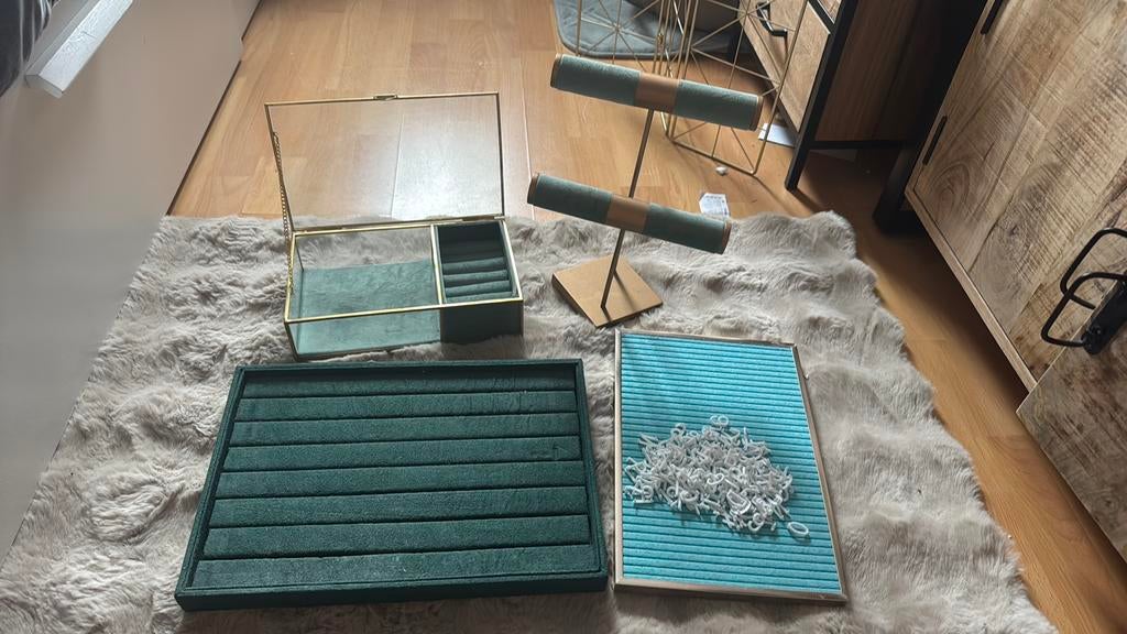 Sieraden opberg, sieradenbox,sieraden doos, Ophalen, Zo goed als nieuw, Kooi, Minder dan 60 cm