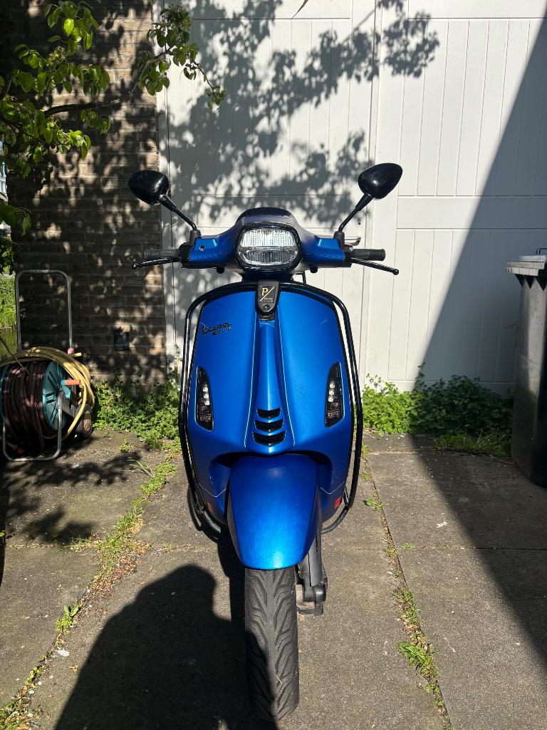 Vespa Sprint 2020  Custom zwart | 20.000 km, Ophalen, Zo goed als nieuw, Benzine, Vespa