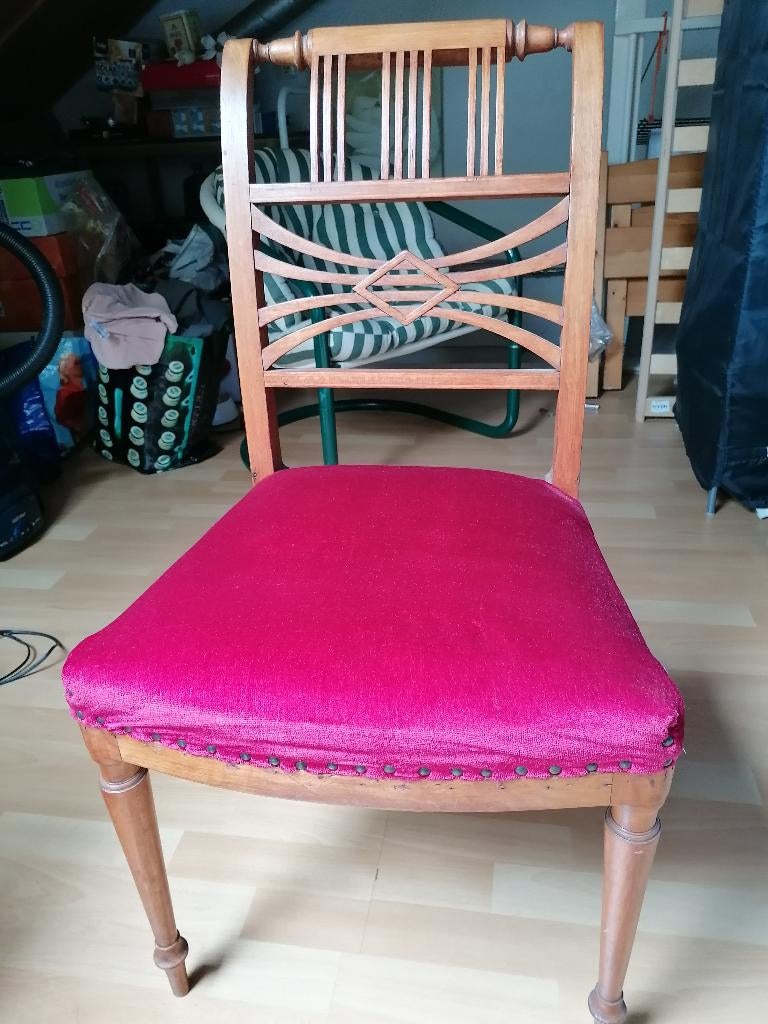 Antiek stoeltje, Ophalen