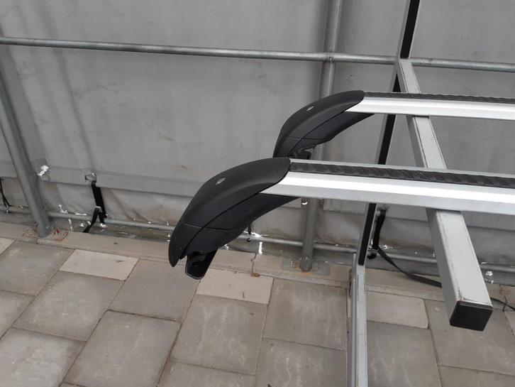 Dakdragers Volvo V40 vanaf 2013 tot heden, Auto diversen, Dakdragers, Zo goed als nieuw, Ophalen of Verzenden