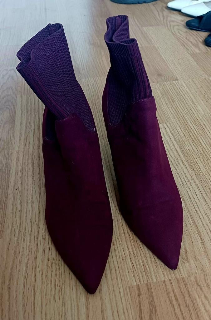 Bershka Enkellaarsjes Maat 35 - Bordeauxrood, Lage of Enkellaarzen, Zo goed als nieuw, Rood, Bershka