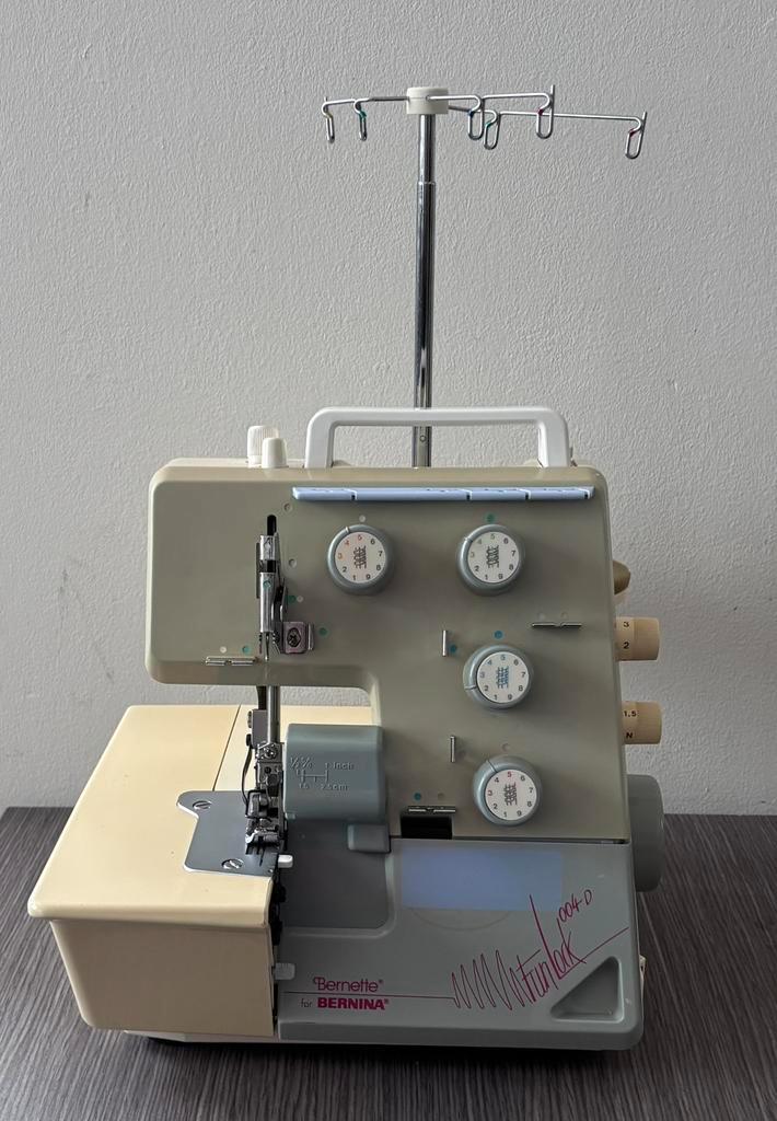 Bernina/Bernette funlock 004D met groot onderhoud, Hobby en Vrije tijd, Naaimachines en Toebehoren, Gebruikt, Lockmachine, Bernina