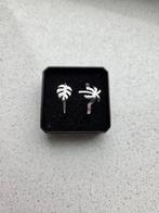 2 kleine ringen (maat 52?), Sieraden, Tassen en Uiterlijk, Ringen, Ophalen, 20 of groter, IJzer of Staal, Zo goed als nieuw