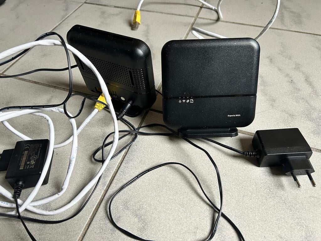 Experia Wifi Router - KPN, Computers en Software, Routers en Modems, Ophalen of Verzenden, Gebruikt, Router