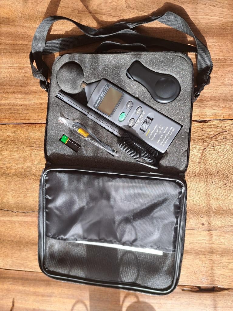 Voltkraft DT-8820 Multimeter: Geluid, Licht, Vocht, Temp, Doe-het-zelf en Verbouw, Meetapparatuur, Ophalen of Verzenden