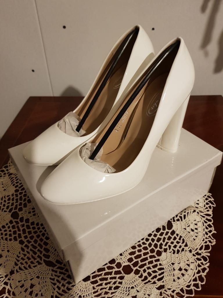 Mooie witte pumps maat 38, Ophalen of Verzenden, Nieuw, Wit