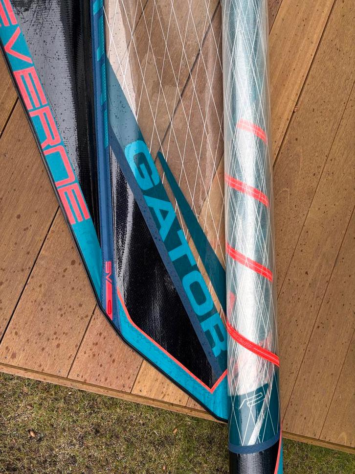 SEVERNE GATOR 7.5 surfzeil, Watersport en Boten, Windsurfen, Zo goed als nieuw, Zeil, Met draagtas, 7 m² of meer, Ophalen of Verzenden