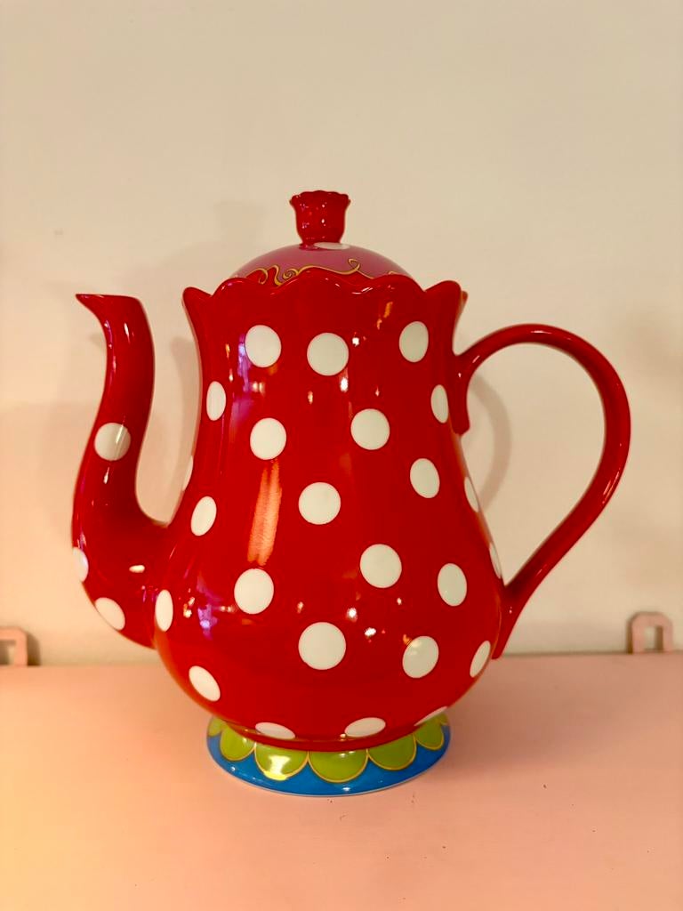 Vrolijke rood gestipte Oilily theepot Douwe Egberts, Ophalen, Zo goed als nieuw, Overige stijlen, Overige typen
