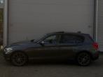 BMW 1-serie 118i Corporate Lease High Executive l Schuifdak, Auto's, BMW, Gebruikt, Bedrijf, 650 kg, 3 cilinders