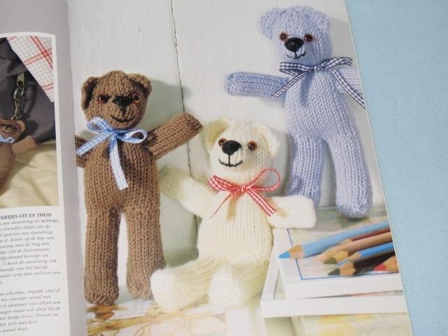Breipatronen voor kinderen; kleding, knuffels, accessoires, Hobby en Vrije tijd, Breien en Haken, Ophalen of Verzenden, Zo goed als nieuw