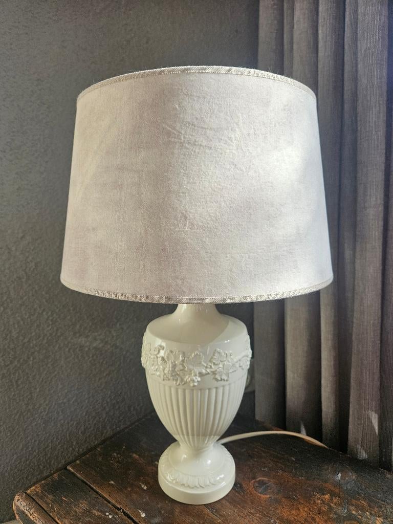 Wedgwood lamp tafellamp creme porselein puntgaaf klassiek, Klassiek/vintage, Overige materialen, Ophalen of Verzenden, Zo goed als nieuw