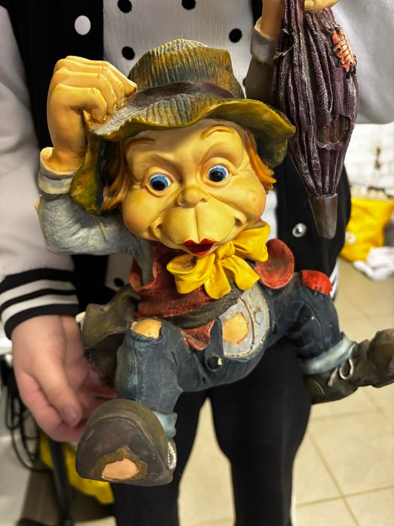 Laaf hangend aan een paraplu, Verzamelen, Beelden en Beeldjes, Ophalen, Zo goed als nieuw, Laaf