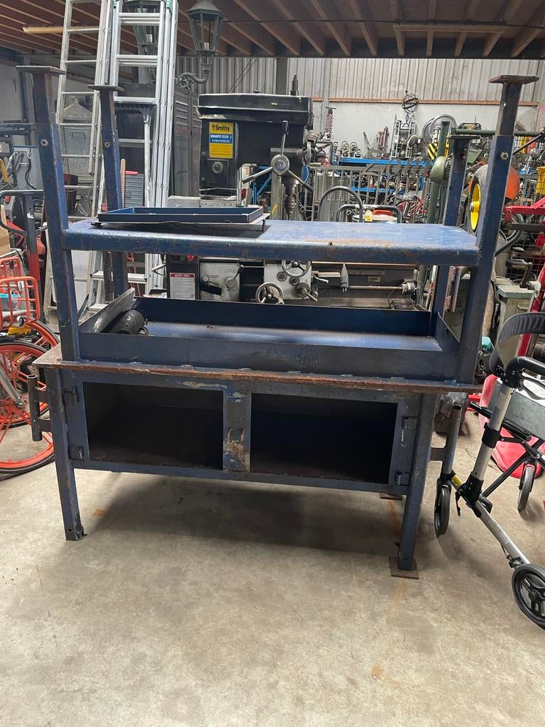 2 Zware metalen werkbanken - Robuust en duurzaam, Doe-het-zelf en Verbouw, Werkbanken, Ophalen, Gebruikt, 170 cm of meer