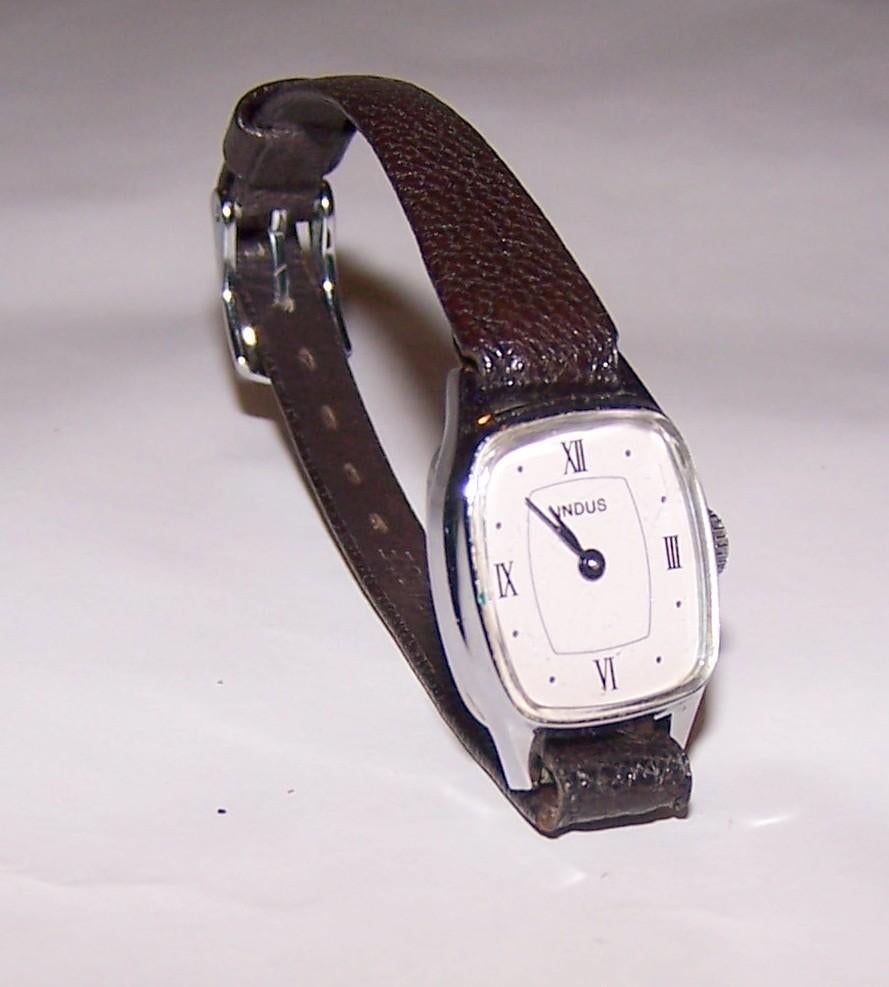Prachtige vintage INDUS mechanische (opwind)horloge. Nieuwst, Ophalen of Verzenden, Zo goed als nieuw