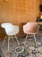 Twee Karwei kuipstoeltjes Mees: roze en wit, Huis en Inrichting, Stoelen, Ophalen, Kunststof, Gebruikt, Twee