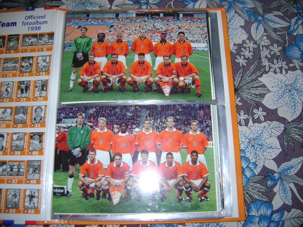 2x kaarten nederlands elftal wk 1998 met bergkamp vd sar, Ophalen of Verzenden, Zo goed als nieuw, Overige binnenlandse clubs