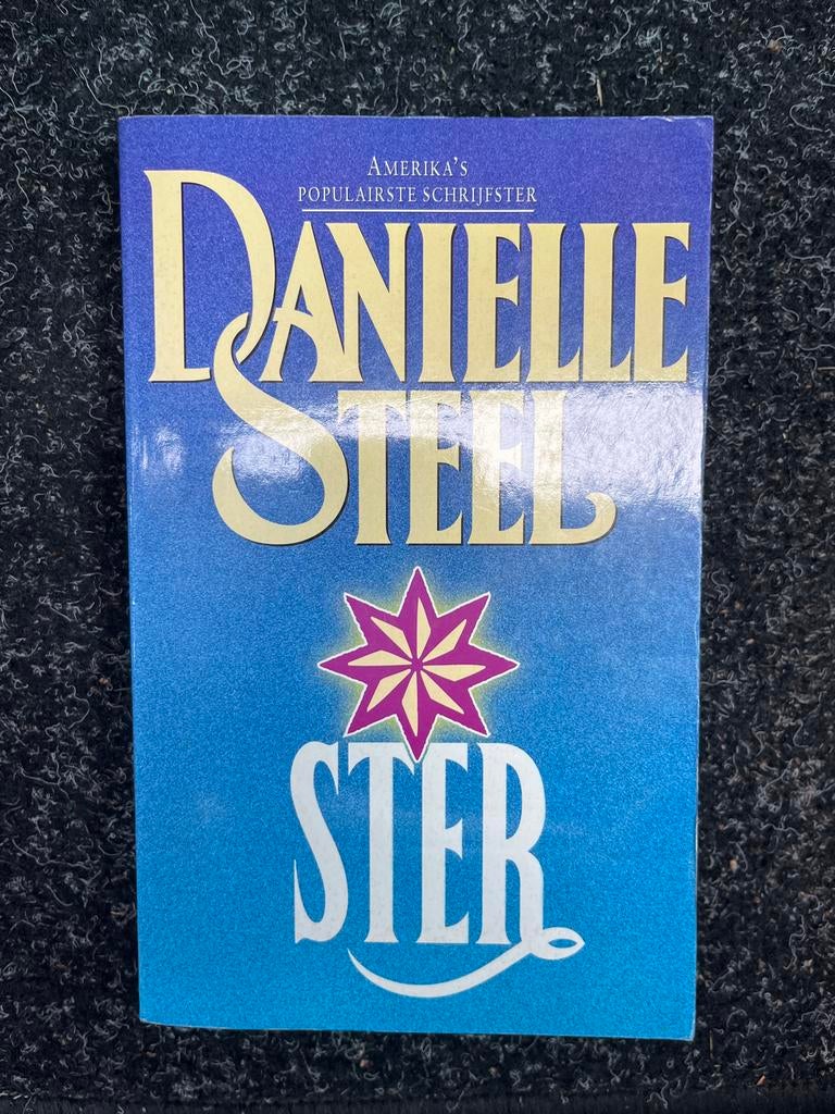 Danielle Steel - Ster - Roman, Ophalen of Verzenden, Zo goed als nieuw, Nederland