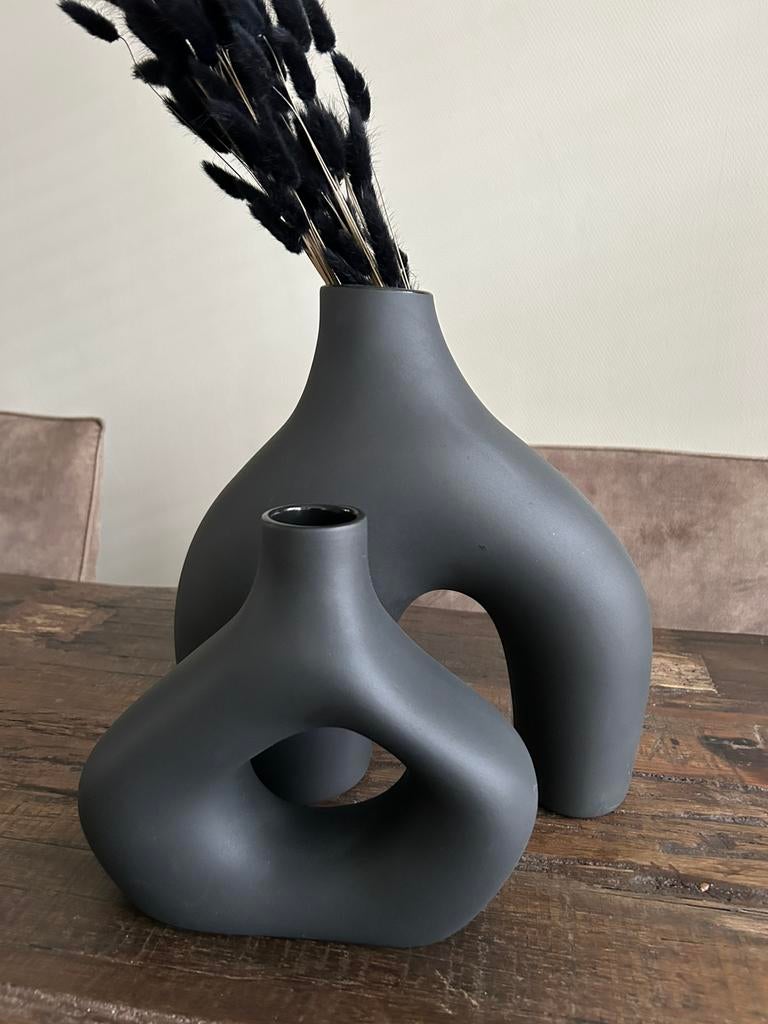 2 MOOIE MAT GRIJZE ORGANISCHE VAZEN VAN H&M HOME, Huis en Inrichting, Woonaccessoires | Vazen, Ophalen of Verzenden, Zo goed als nieuw