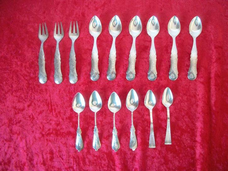 3 Taartvorkjes 6 Lepeltjes - Indonesië - netjes - per stuk, Antiek en Kunst, Antiek | Bestek, Ophalen of Verzenden