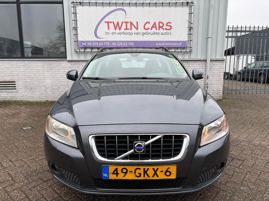 Volvo V70 2.5T Momentum, Auto's, Voorwielaandrijving, 2521 cc, Handgeschakeld, 93 €/maand