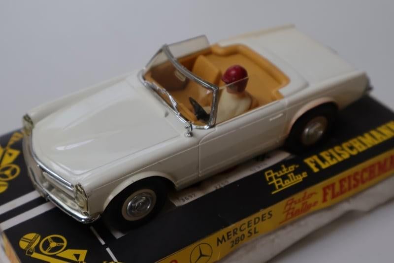 Gezocht en inkoop van al u fleischmann racebaan spullen/auto, Hobby en Vrije tijd, Modelauto's | 1:43, Ophalen of Verzenden, Auto