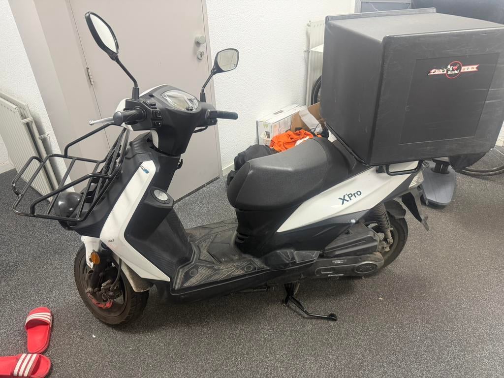 Sym x pro, Ophalen, Zo goed als nieuw, Benzine