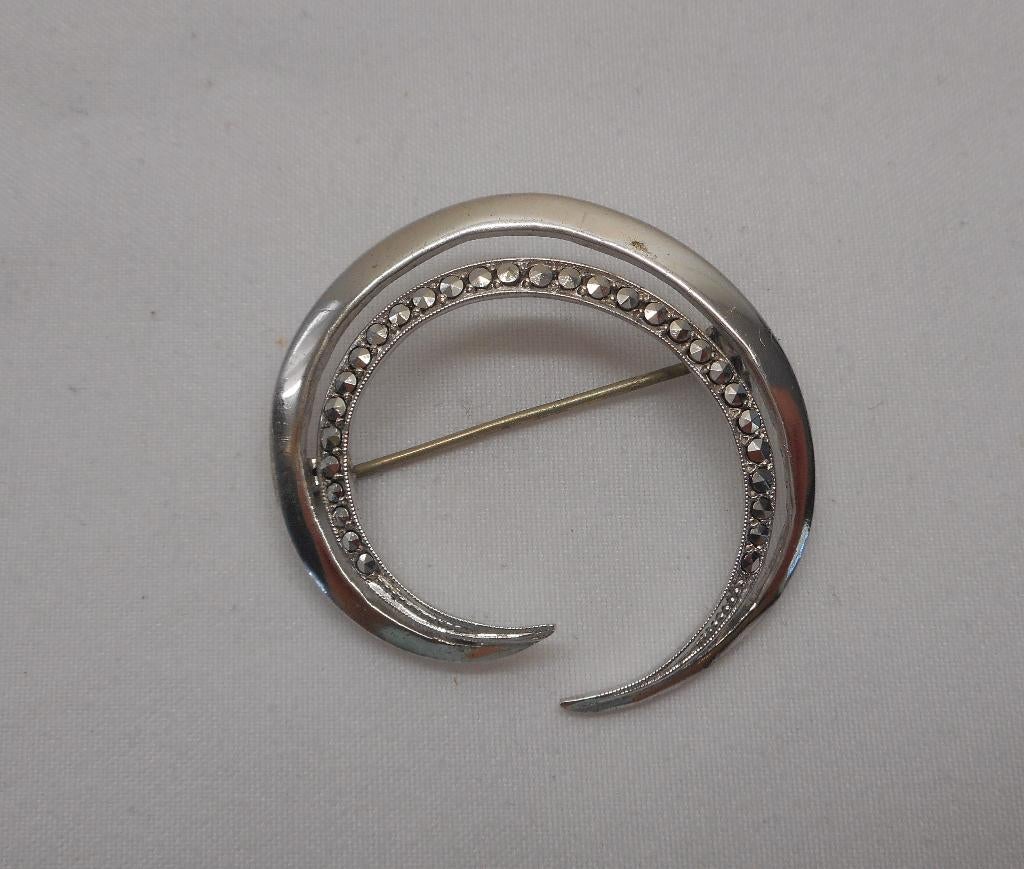 Zilveren modernist broche met markasiet steentjes nr.500, Verzenden, Minder dan 4 cm, Zo goed als nieuw, Zilver