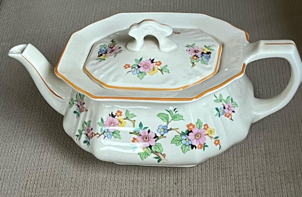 Societe Ceramique. Leuke theepot. Z.g.a.n., Verzenden