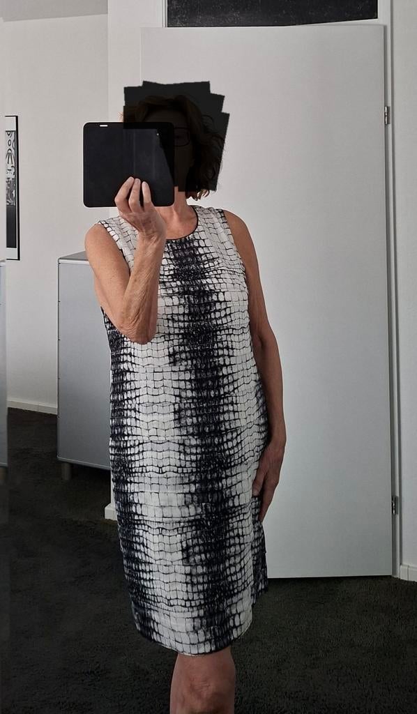 Mooie fijn dragende (afkledende)lichtgewicht jurk., Kleding | Dames, Jurken, Zwart, Maat 42/44 (L), Ophalen of Verzenden, Zo goed als nieuw