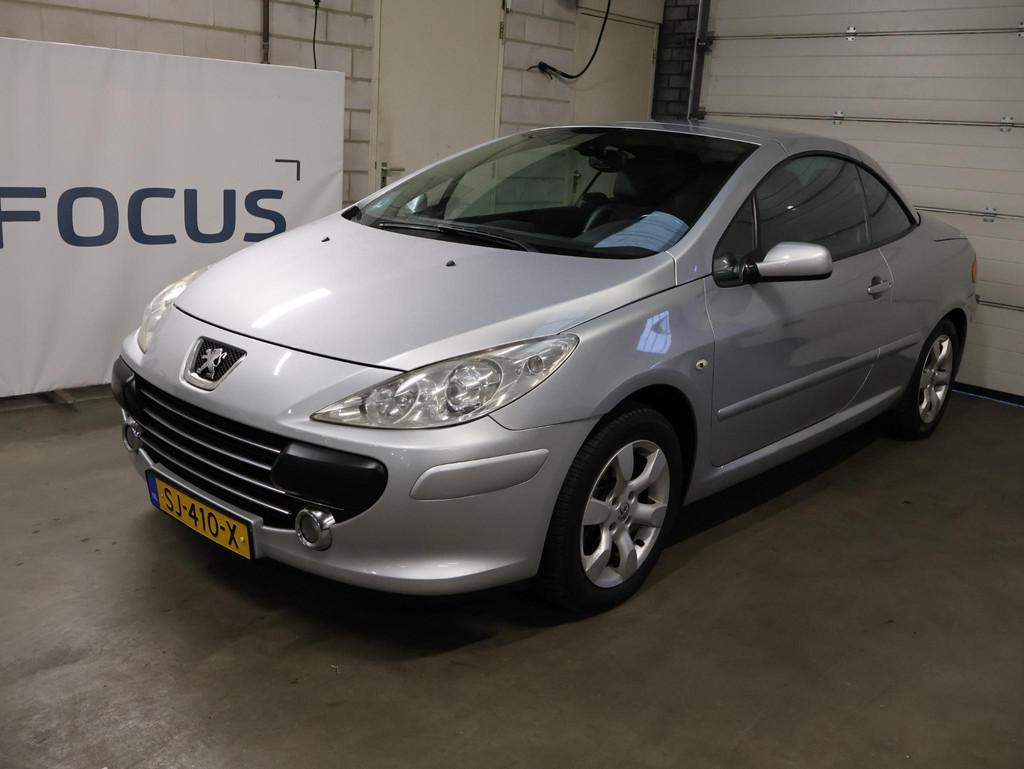 Peugeot 307 CC 2.0-16V APK Leder, Auto's, Peugeot, Voorwielaandrijving, Stof, Gebruikt, Cabriolet