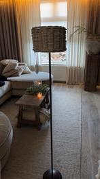 Stoere landelibk sobere staande lamp met rieten lampenkap, Ophalen, Zo goed als nieuw, 150 tot 200 cm
