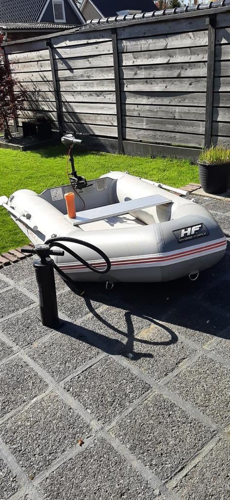 Bestway HydroForce Opblaasboot met motor en toebehoren, Ophalen