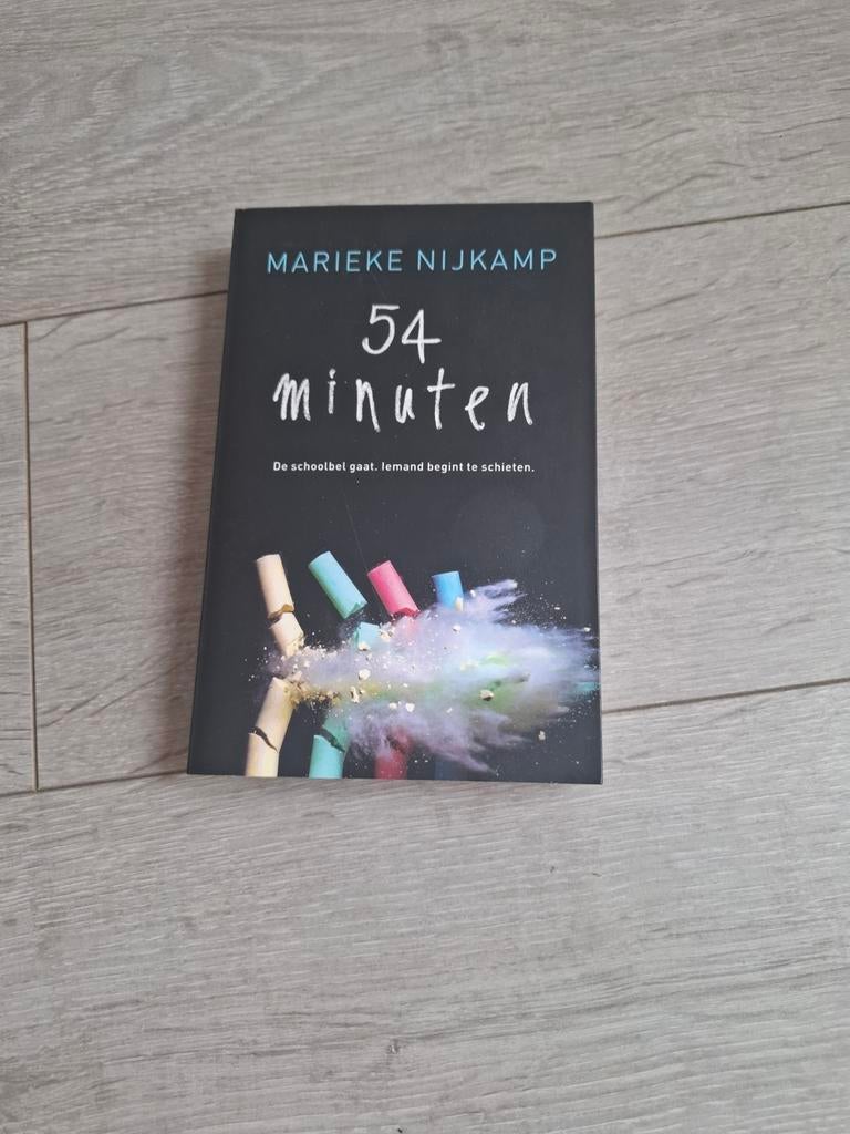 54 minuten - Marieke Nijkamp, Boeken, Ophalen of Verzenden, Zo goed als nieuw, Marieke Nijkamp