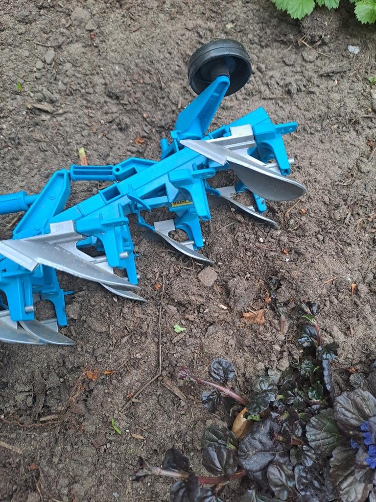 Ploeg voor trekker - Schaartje afgebroken, verder netjes, Ophalen of Verzenden, Gebruikt