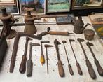 Lot antiek loodgieter gereedschap | krik | oliekan, Antiek en Kunst, Antiek | Gereedschap en Instrumenten, Ophalen