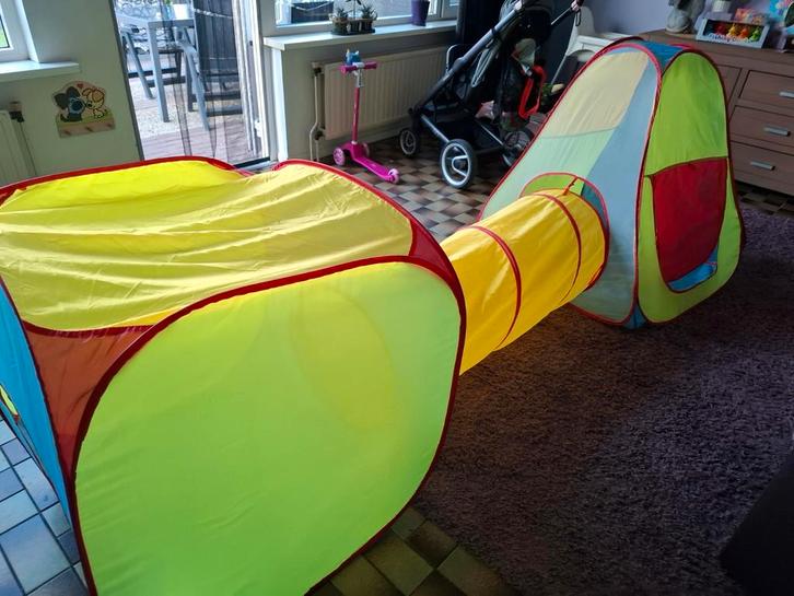 Speeltent met tunnel - Kleurrijk en Opvouwbaar, Kinderen en Baby's, Speelgoed | Speeltenten, Gebruikt, Ophalen of Verzenden