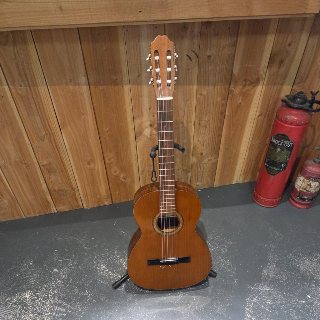 Juan Salvador Modelo 7 Spaanse Gitaar | In Nette Staat, Muziek en Instrumenten, Flex Ltd., Zo goed als nieuw, https://flex.com/contact-us