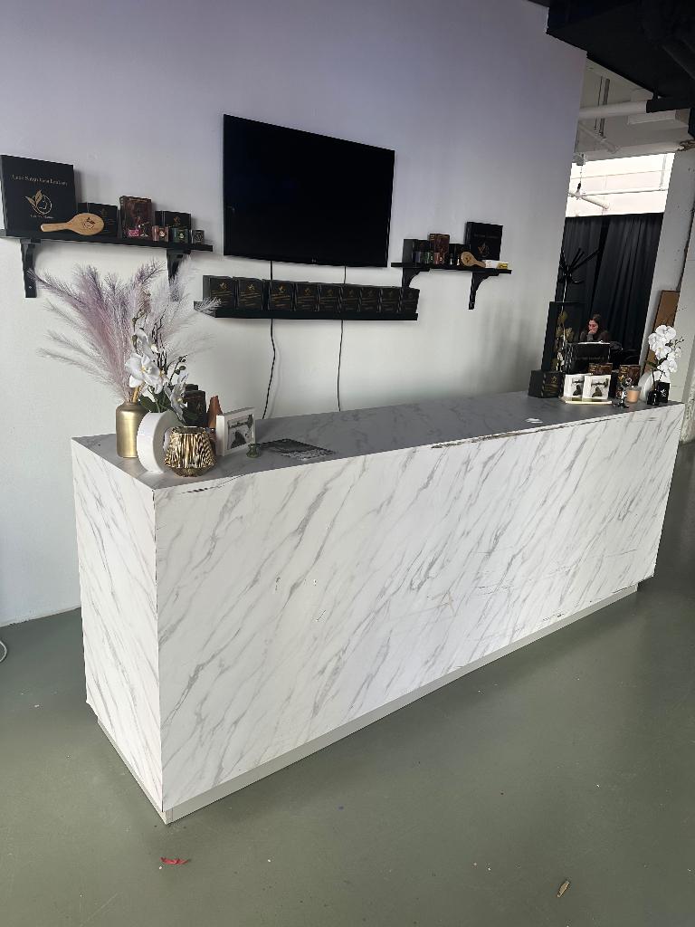 Gratis balie, Gebruikt, Sales@hairandnatureb2b.nl, Ophalen of Verzenden, Nvt