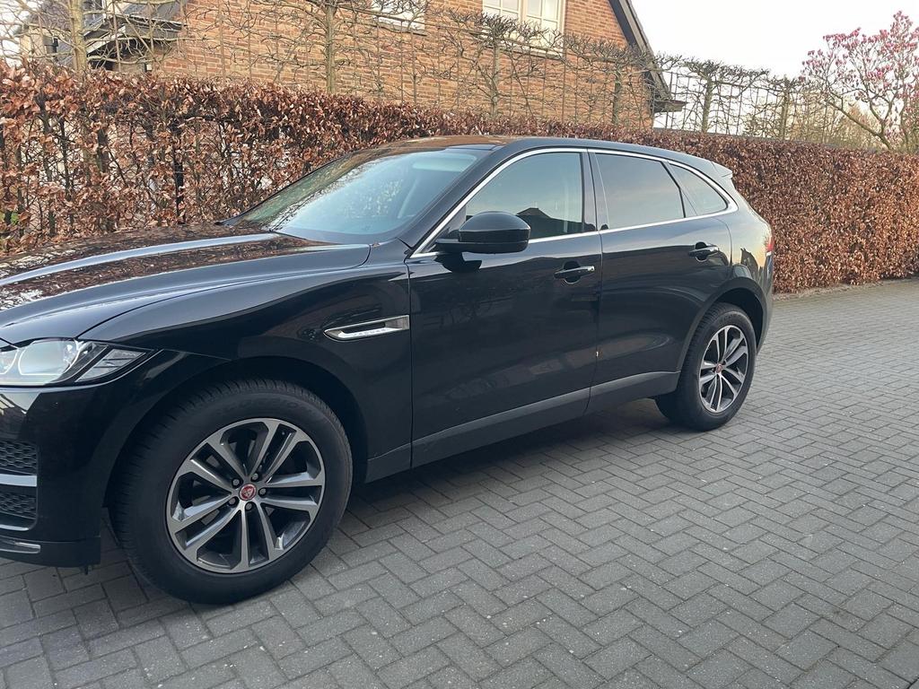Jaguar F-Pace 20d 2.0 180pk AWD Aut 2017 Zwart, Automaat, Zwart, 4 cilinders, 179 pk