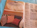 Vintage Zweeds handwerkboek: haken, breien en macramé, Ophalen of Verzenden, Zo goed als nieuw, Sport en Vrije tijd