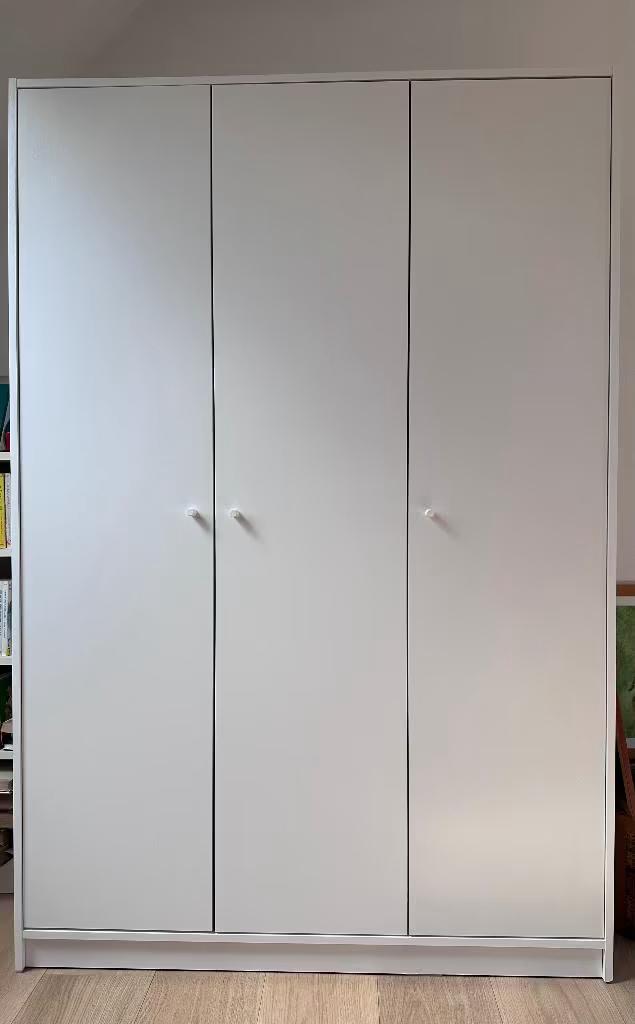 Ikea Kleppstad 3 deurs - met extra plank, Ophalen, Zo goed als nieuw, 25 tot 50 cm