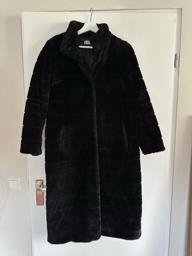 Zwarte Faux Fur Jas van Kelyna Paris - Maat L, Kleding | Dames, Jassen | Winter, Verzenden, Zo goed als nieuw, Maat 42/44 (L)