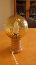 vintage tafellamp van glas met hout, Ophalen of Verzenden, Gebruikt, Glas, Minder dan 50 cm