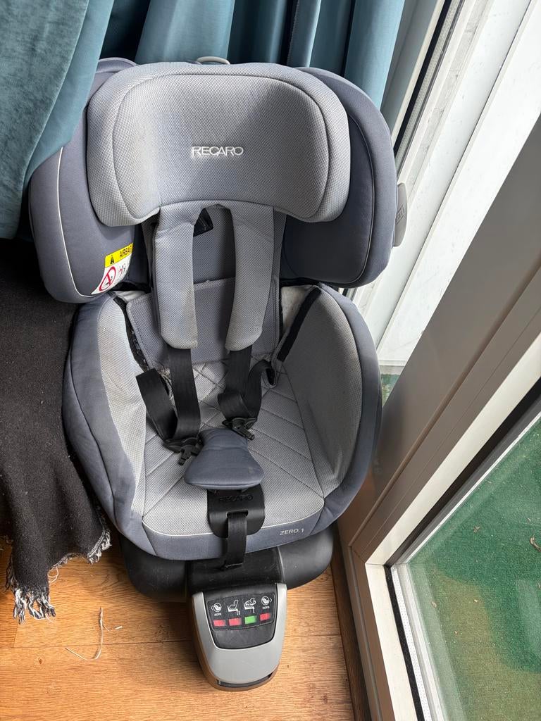 Twee Recaro autostoeltjes, zwart en grijs, Kinderen en Baby's, Autostoeltjes, Overige merken, Gebruikt, 0 t/m 18 kg, Ophalen of Verzenden