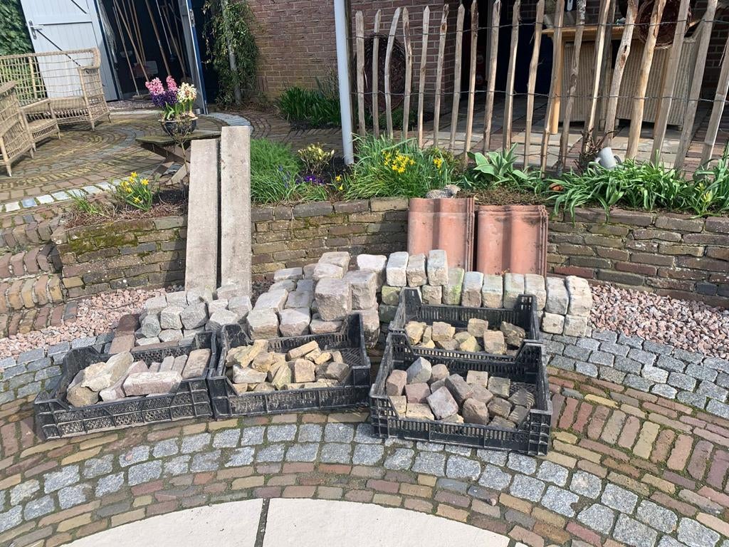 Diverse bestrating, keien en dakpannen, Doe-het-zelf en Verbouw, Dakpannen en Dakbedekking, Ophalen, Gebruikt, Steen of Klei, 15 m² of meer